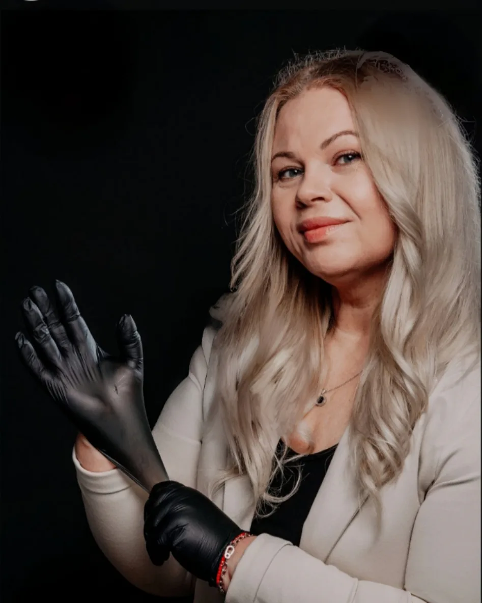 Marina Faust, Friseurmeisterin im MIRA Glow Room Velbert